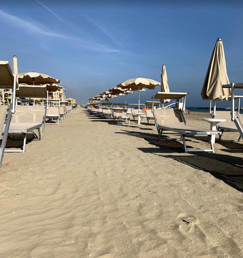 Chez Barnie Favoloso Appartamento Privato In Villa A 800Mt Ingresso Fiera Rimini Eksteriør bilde