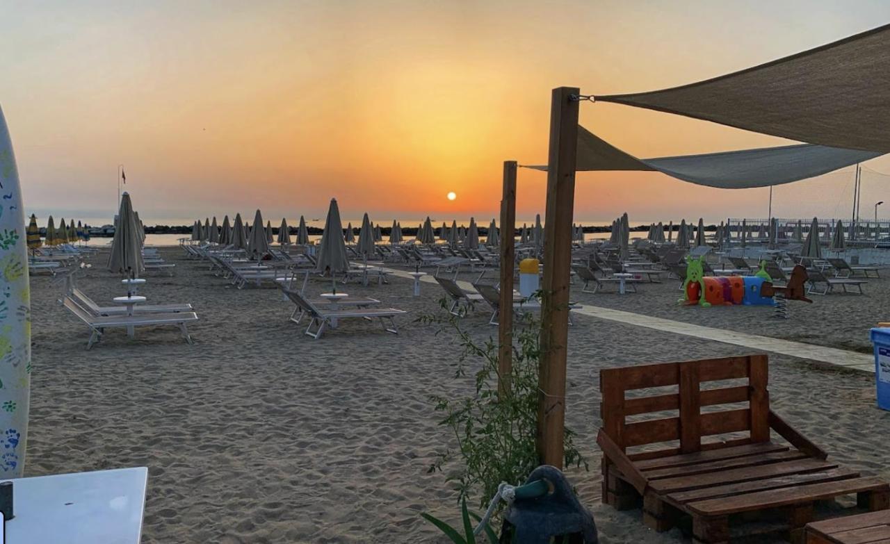 Chez Barnie Favoloso Appartamento Privato In Villa A 800Mt Ingresso Fiera Rimini Eksteriør bilde